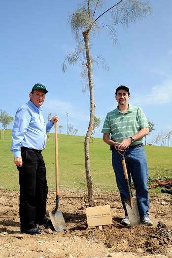 Ambassador Shapiro and the Mayor of Tel Aviv planting a tree in Israel